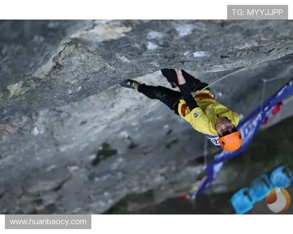 南京攀岩队与西安攀岩队的精彩对决与力量较量全景分析